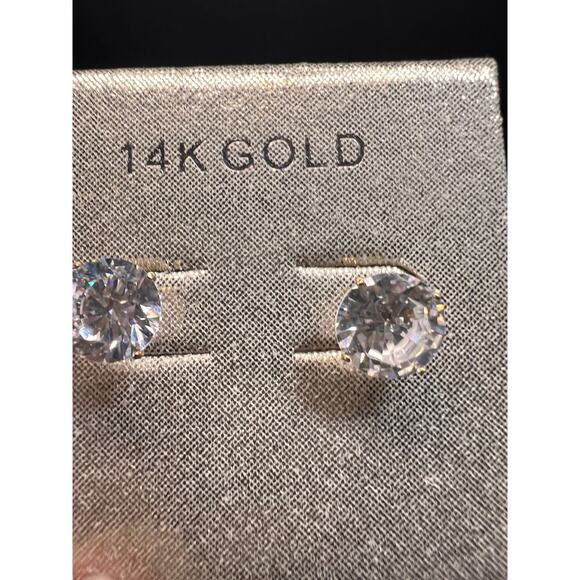NEW 14k gold 7mm CZ stud earrings - Picture 2 of 11